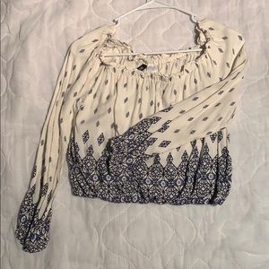 Off shoulder geometric pattern crop top